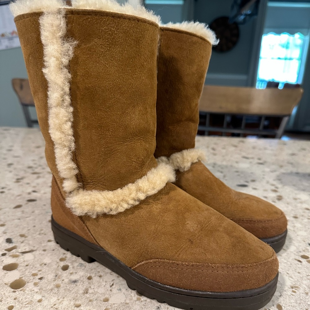 UGG boot size 6